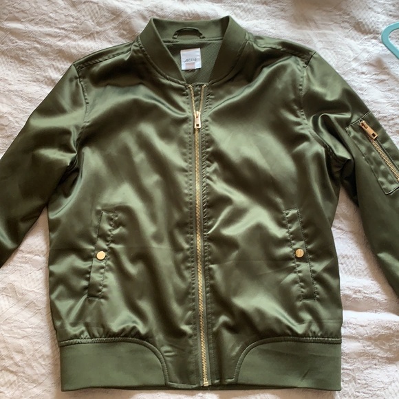 2/$15💥 Bomber Style Satin Jacket - Picture 1 of 10